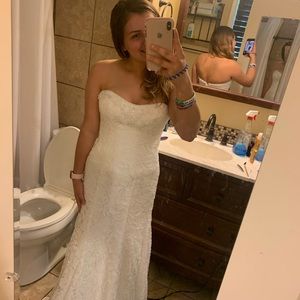 I’m selling a bridal dress/prom dress